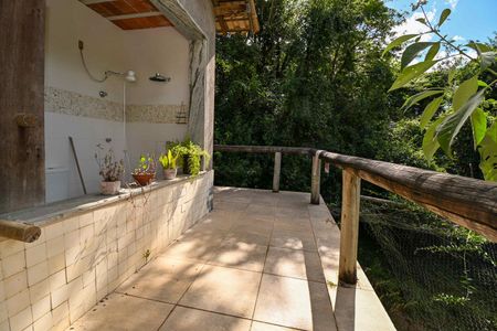 Casa de condomínio à venda com 230m², 3 quartos e 4 vagasVaranda