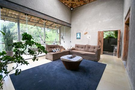Casa de condomínio à venda com 230m², 3 quartos e 4 vagasSala