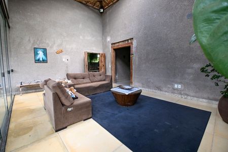 Casa de condomínio à venda com 230m², 3 quartos e 4 vagasSala