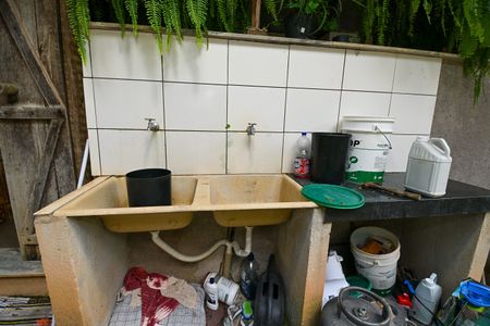 Casa de condomínio à venda com 230m², 3 quartos e 4 vagasÁrea de Serviço