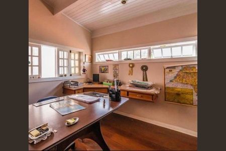 Casa à venda com 380m², 3 quartos e 4 vagas