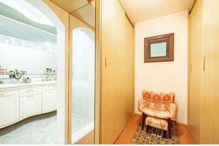 Casa à venda com 376m², 4 quartos e 4 vagas