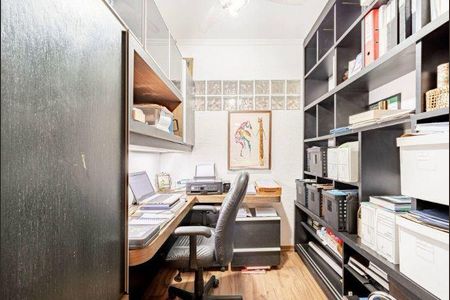 Casa à venda com 376m², 4 quartos e 4 vagas