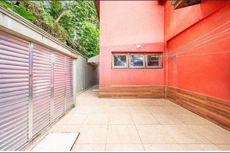 Casa à venda com 376m², 4 quartos e 4 vagas