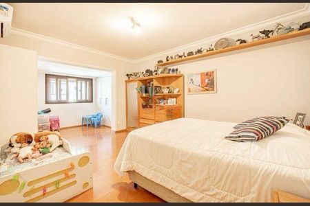 Casa à venda com 376m², 4 quartos e 4 vagas