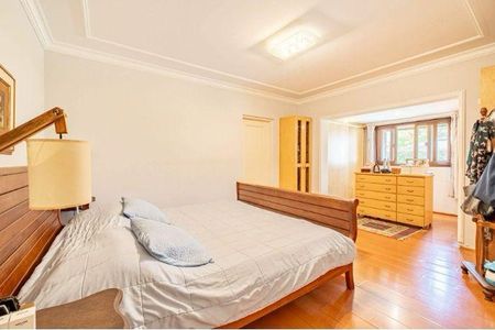Casa à venda com 376m², 4 quartos e 4 vagas
