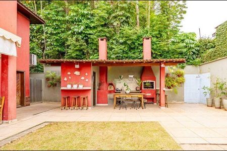Casa à venda com 376m², 4 quartos e 4 vagas