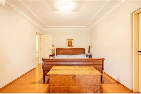 Casa à venda com 376m², 4 quartos e 4 vagas