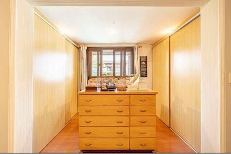 Casa à venda com 376m², 4 quartos e 4 vagas