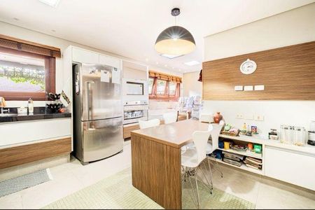Casa à venda com 376m², 4 quartos e 4 vagas