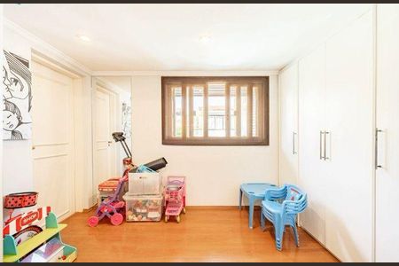 Casa à venda com 376m², 4 quartos e 4 vagas