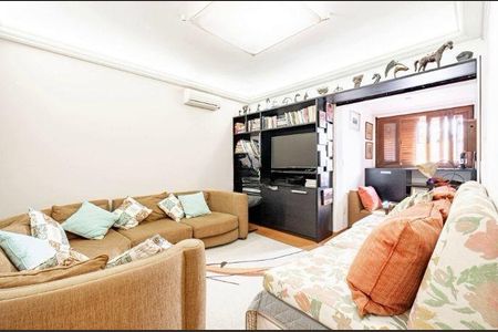 Casa à venda com 376m², 4 quartos e 4 vagas