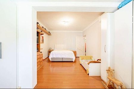 Casa à venda com 376m², 4 quartos e 4 vagas