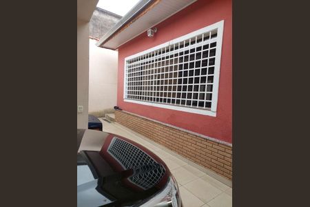 Casa à venda com 4 quartos, 300m² em Vila Mangalot, São Paulo