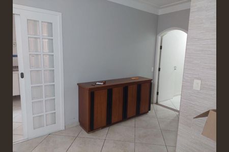 Casa à venda com 4 quartos, 300m² em Vila Mangalot, São Paulo