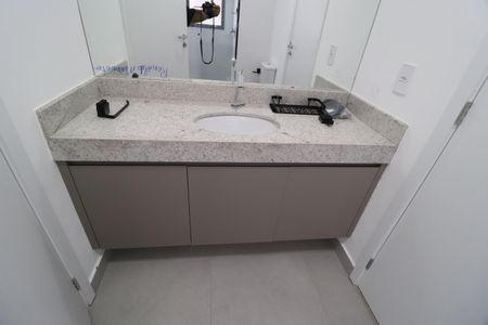 Apartamento para alugar com 95m², 3 quartos e 2 vagasBanheiro do Quarto 1 e 2