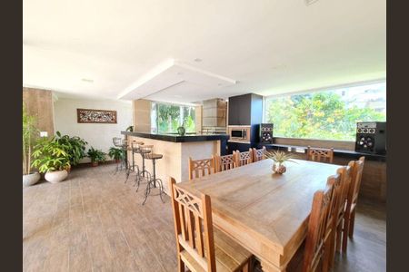 Casa à venda com 4 quartos, 380m² em Pendotiba, Niterói