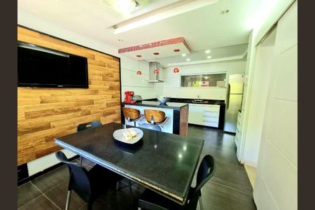 Casa à venda com 4 quartos, 380m² em Pendotiba, Niterói
