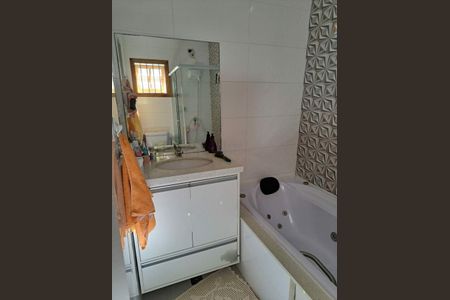 Casa à venda com 3 quartos, 101m² em Vila Suzana, São Paulo