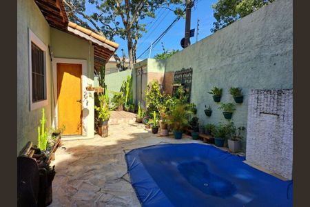 Casa à venda com 101m², 3 quartos e 2 vagas