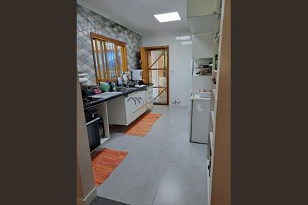 Casa à venda com 3 quartos, 101m² em Vila Suzana, São Paulo