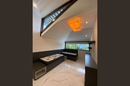 Casa à venda com 4 quartos, 500m² em Piratininga, Niterói