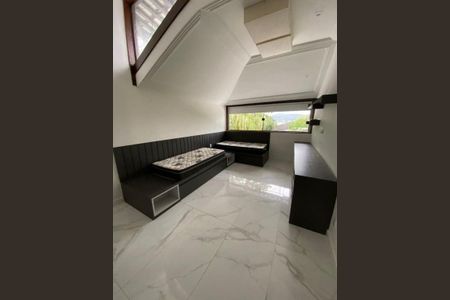 Casa à venda com 4 quartos, 500m² em Piratininga, Niterói