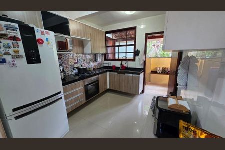 Casa à venda com 2 quartos, 120m² em Sapê, Niterói