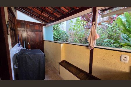 Casa à venda com 120m², 2 quartos e 1 vaga