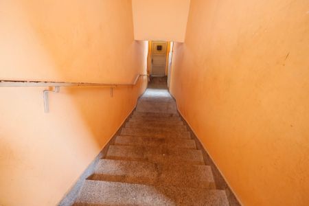 Casa para alugar com 77m², 2 quartos e sem vagaEscada 