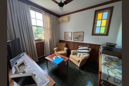 Casa à venda com 4 quartos, 210m² em Maravista, Niterói