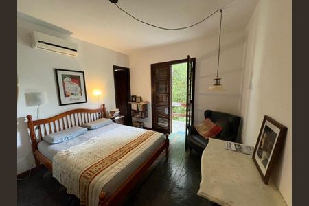 Casa à venda com 4 quartos, 210m² em Maravista, Niterói