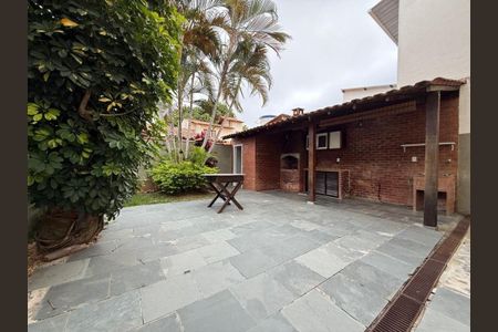 Casa à venda com 134m², 3 quartos e 2 vagas
