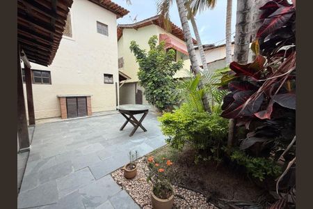 Casa à venda com 134m², 3 quartos e 2 vagas