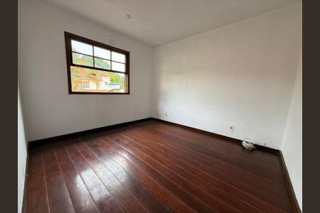 Casa à venda com 3 quartos, 134m² em Piratininga, Niterói