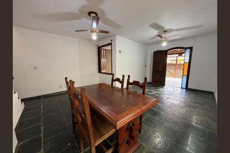 Casa à venda com 3 quartos, 134m² em Piratininga, Niterói