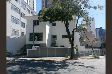 Casa à venda com 160m², 3 quartos e 4 vagas