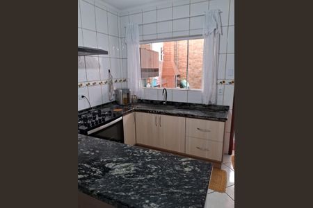 Casa à venda com 142m², 3 quartos e 2 vagas