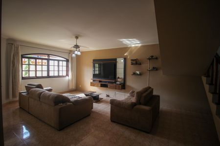 Casa para alugar com 3 quartos, 275m² em Jardim Prestes de Barros, Sorocaba