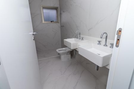 Apartamento à venda com 162m², 3 quartos e 2 vagasBanheiro da Suite 1