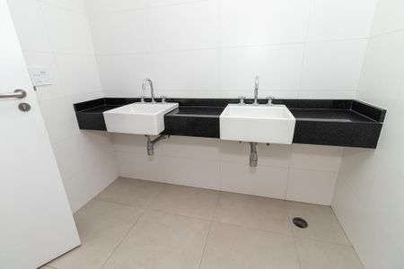 Apartamento à venda com 251m², 3 quartos e 2 vagasBanheiro da Suíte 2