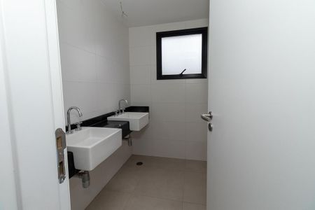Apartamento à venda com 251m², 3 quartos e 2 vagasBanheiro da Suíte 2
