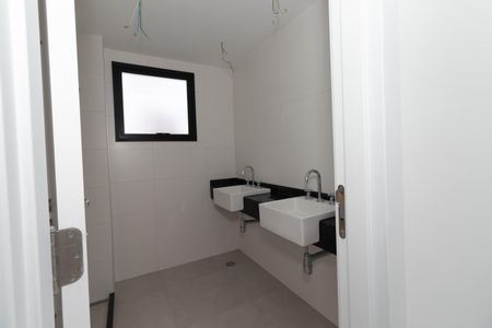 Apartamento à venda com 151m², 3 quartos e 2 vagasBanheiro da Suíte 1