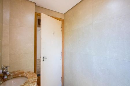 Apartamento à venda com 140m², 3 quartos e 1 vaga Apartamento à venda com 140m², 3 quartos e 1 vagaBanheiro social