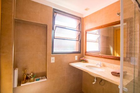 Apartamento à venda com 140m², 3 quartos e 1 vaga Apartamento à venda com 140m², 3 quartos e 1 vagaBanheiro do quarto 1