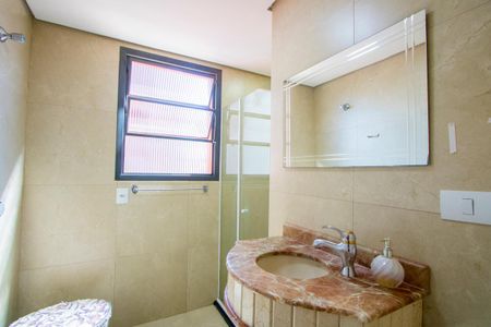 Apartamento à venda com 140m², 3 quartos e 1 vaga Apartamento à venda com 140m², 3 quartos e 1 vagaBanheiro social