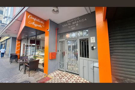 Apartamento à venda com 140m², 3 quartos e 1 vaga Apartamento à venda com 140m², 3 quartos e 1 vagaFachada
