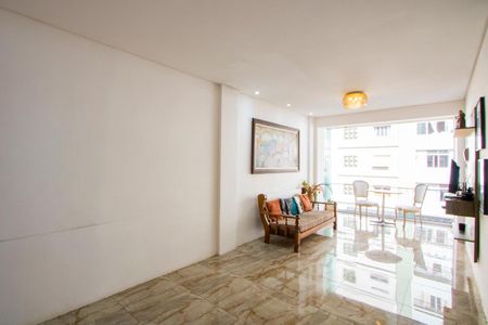 Apartamento à venda com 140m², 3 quartos e 1 vaga Apartamento à venda com 140m², 3 quartos e 1 vagaSala