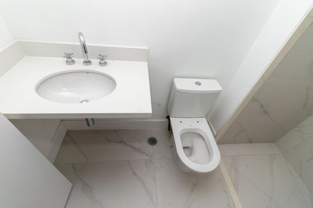 Apartamento à venda com 222m², 4 quartos e 3 vagas Apartamento à venda com 222m², 4 quartos e 3 vagasBanheiro da Suíte 2