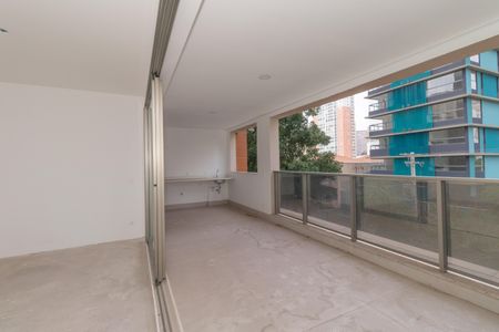 Apartamento à venda com 222m², 4 quartos e 3 vagas Apartamento à venda com 222m², 4 quartos e 3 vagasVaranda da Sala